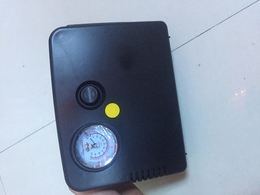 Infladores de neumáticos de bombas de aire de automóviles negros de alto rendimiento con indicador y interruptor para el inflado de neumáticos de automóviles