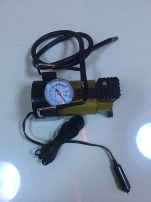 Un buen precio. Bomba de presión de plata y amarilla de neumático del coche, poder resistente compresor de aire de 12 voltios en línea
