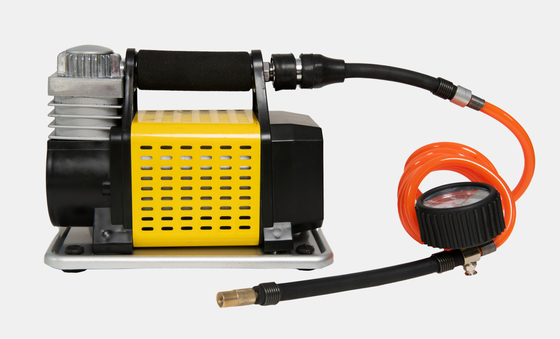 Inflador de neumáticos portátiles de automóviles de metal DC12V con manómetro y manguera de presión metálica
